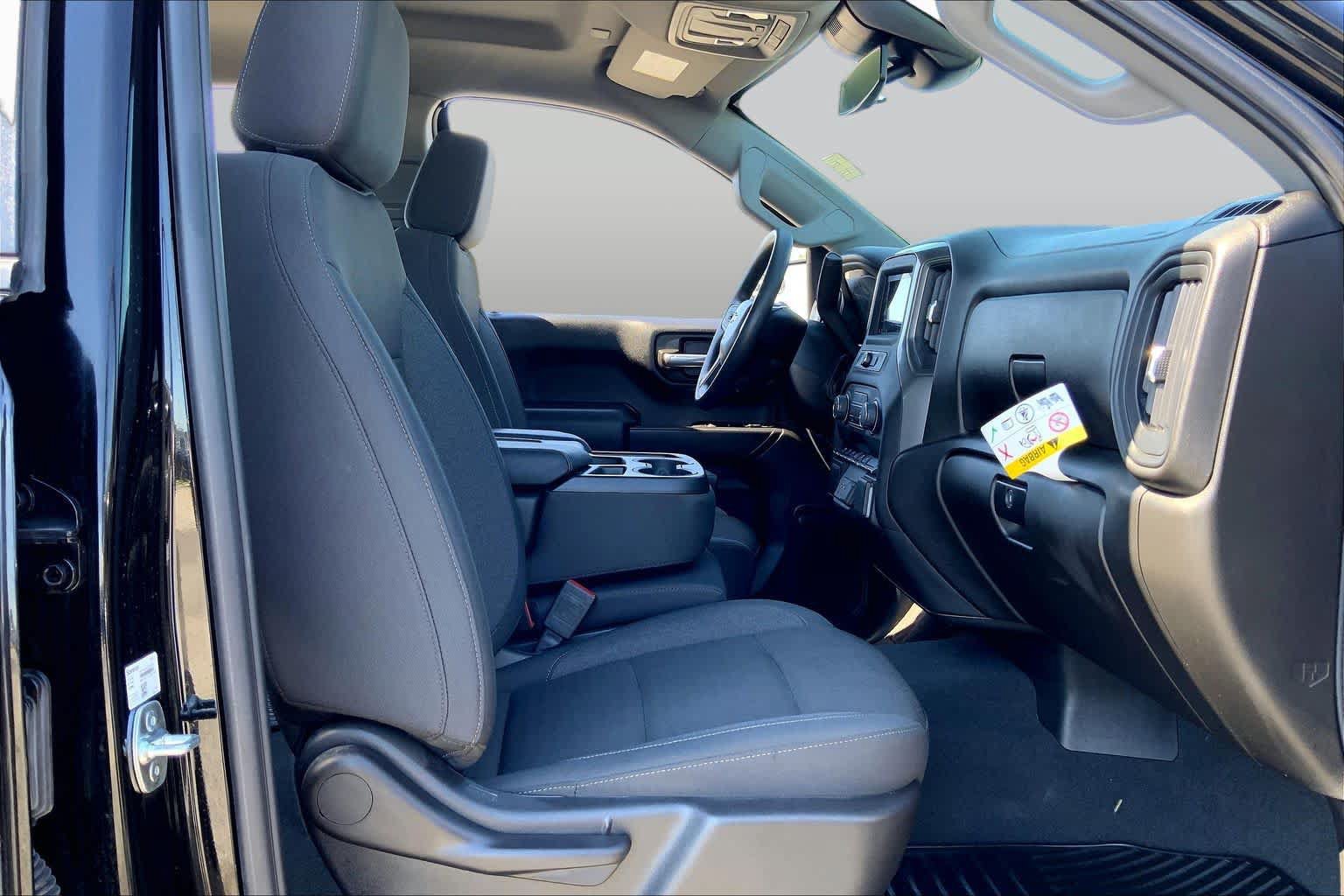 Used 2025 Chevrolet Silverado 1500 Custom RWD image 9