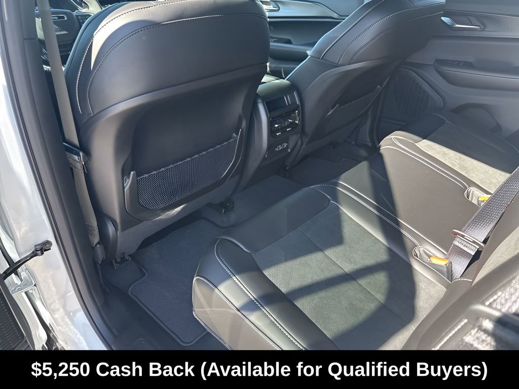 New 2025 Jeep Grand Cherokee Altitude RWD image 23