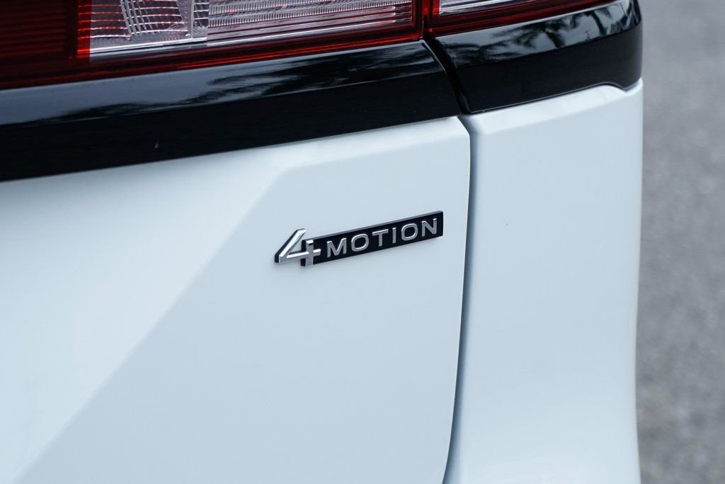 Used 2025 Volkswagen Atlas Peak Edition SE image 52