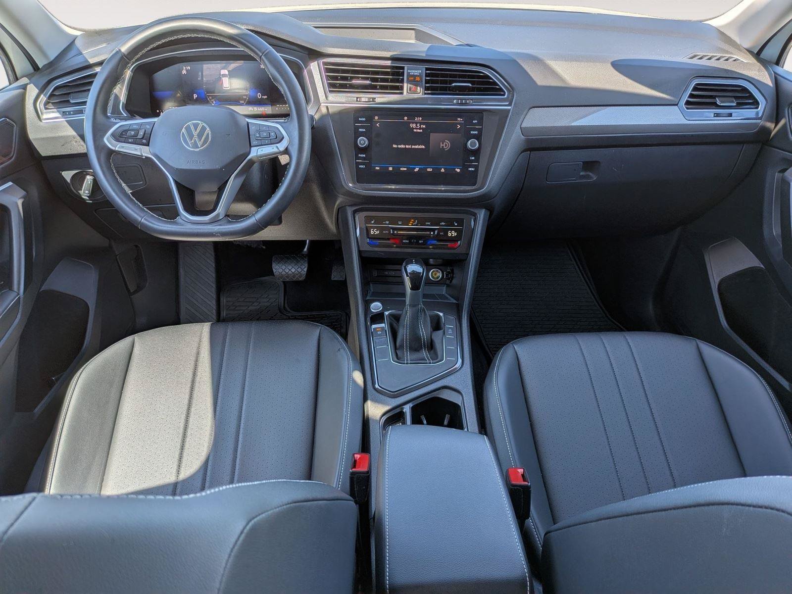 Used 2023 Volkswagen Tiguan SE FWD image 32