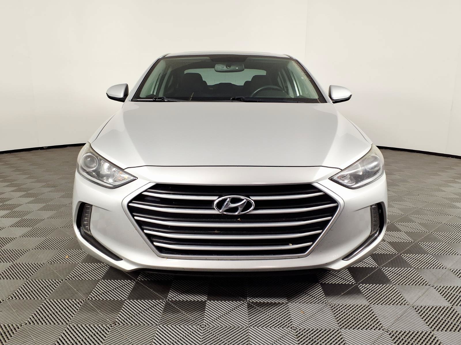 Used 2018 Hyundai Elantra Value Edition w/ Cargo Package FWD image 2