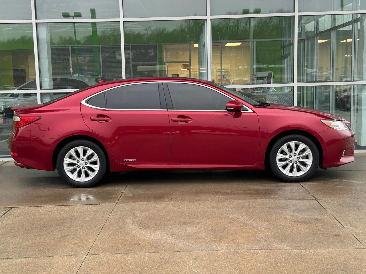 Used 2014 Lexus ES 300h w/ Luxury Package w/Bamboo Trim FWD image 8