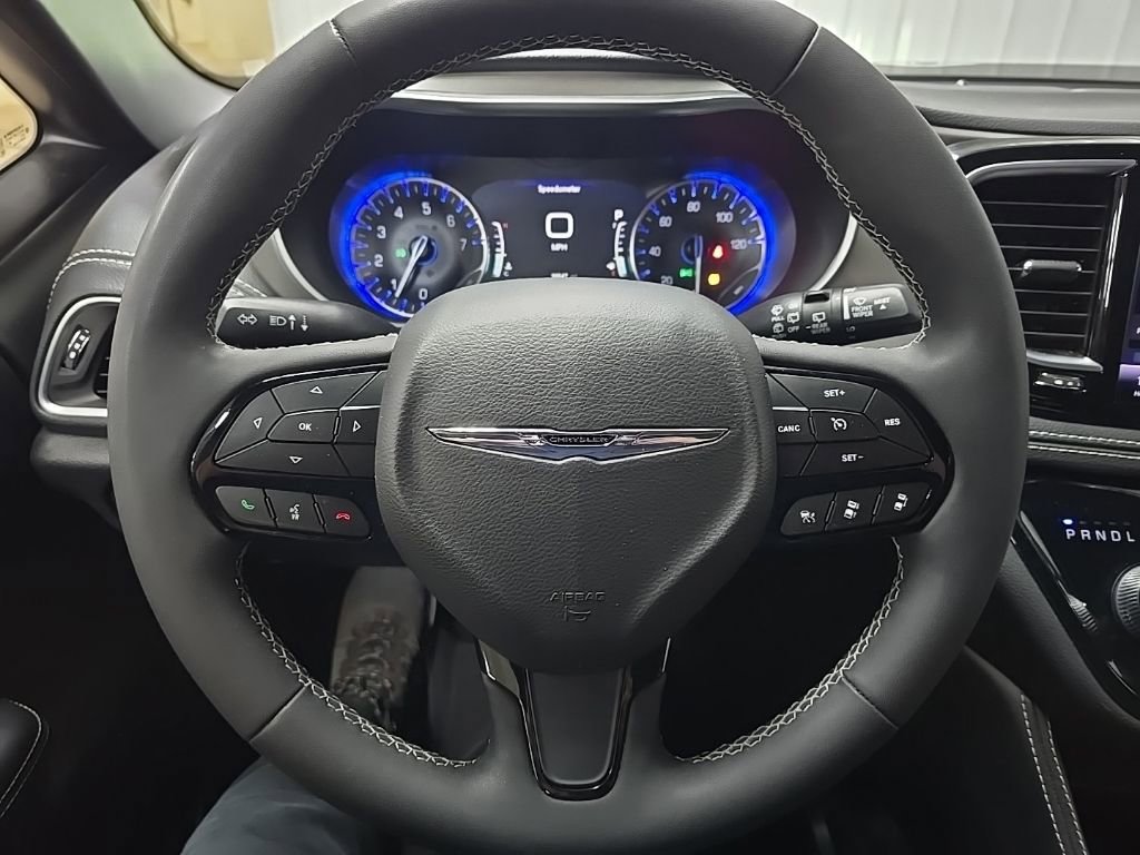 Used 2022 Chrysler Pacifica Limited w/ S Appearance Package image 19