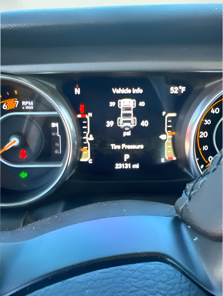 Used 2023 Jeep Wrangler Unlimited Sport AWD/4WD image 12