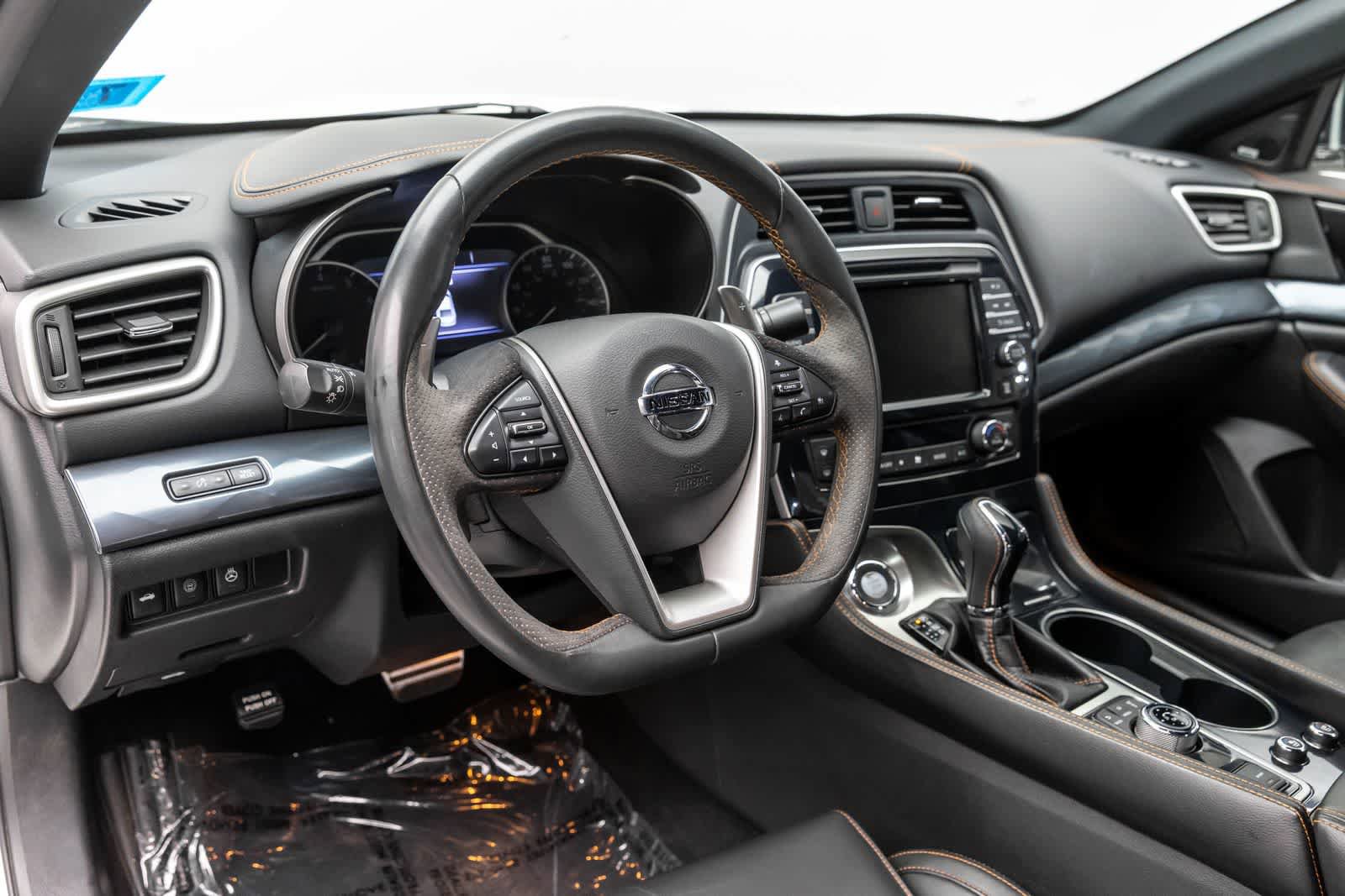 Used 2021 Nissan Maxima SR w/ Sport Mat Group FWD image 2