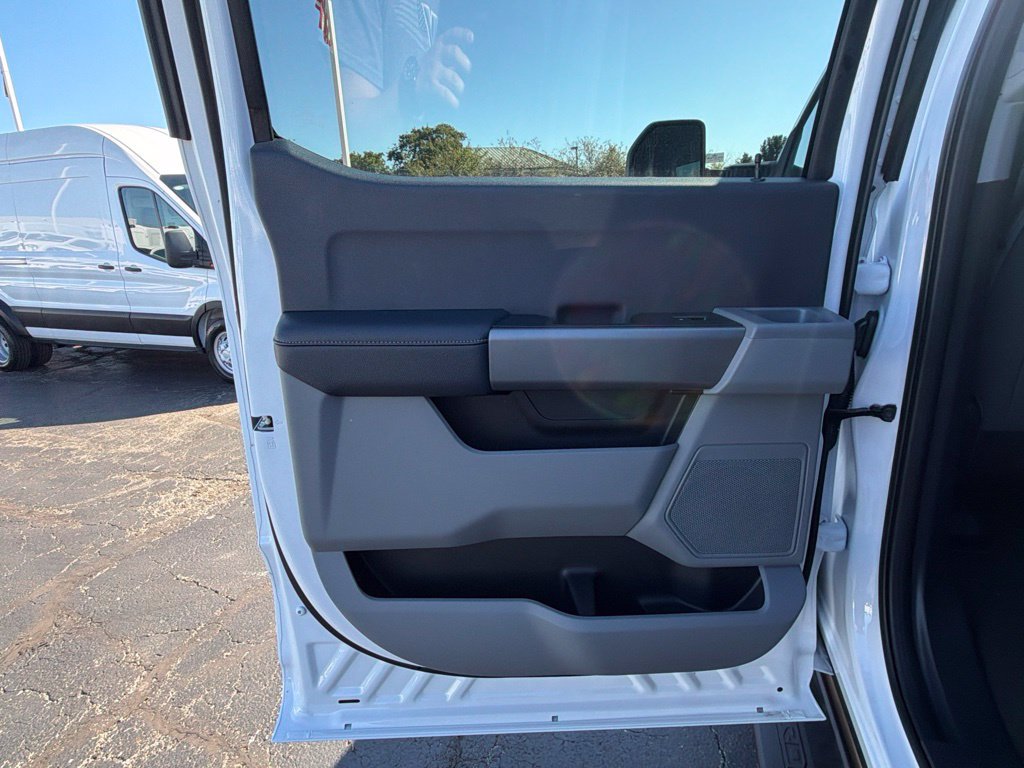 New 2027 Ford F350 XL w/ STX Appearance Package AWD/4WD image 17