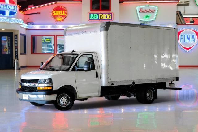 Used 2021 Chevrolet Express 3500 w/ Power Convenience Package RWD image 2