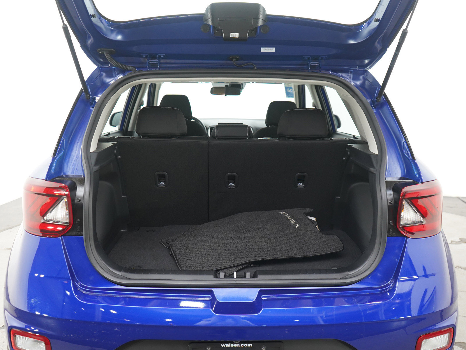 Certified 2025 Hyundai Venue SEL image 15