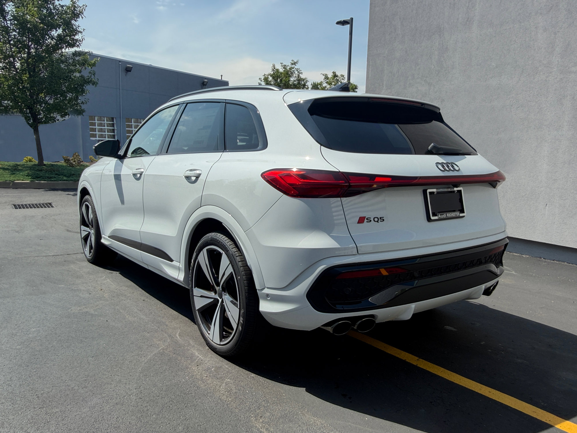 New 2026 Audi SQ5 Prestige AWD/4WD image 3