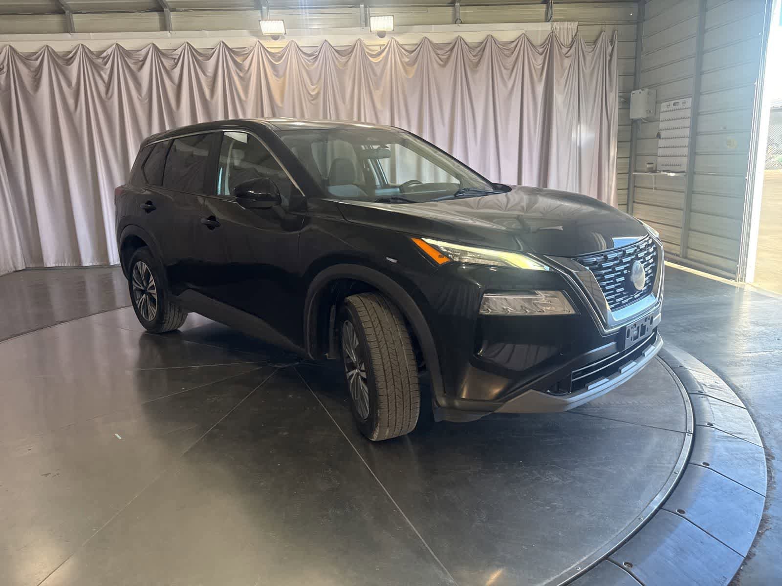 Used 2022 Nissan Rogue SV AWD/4WD image 3