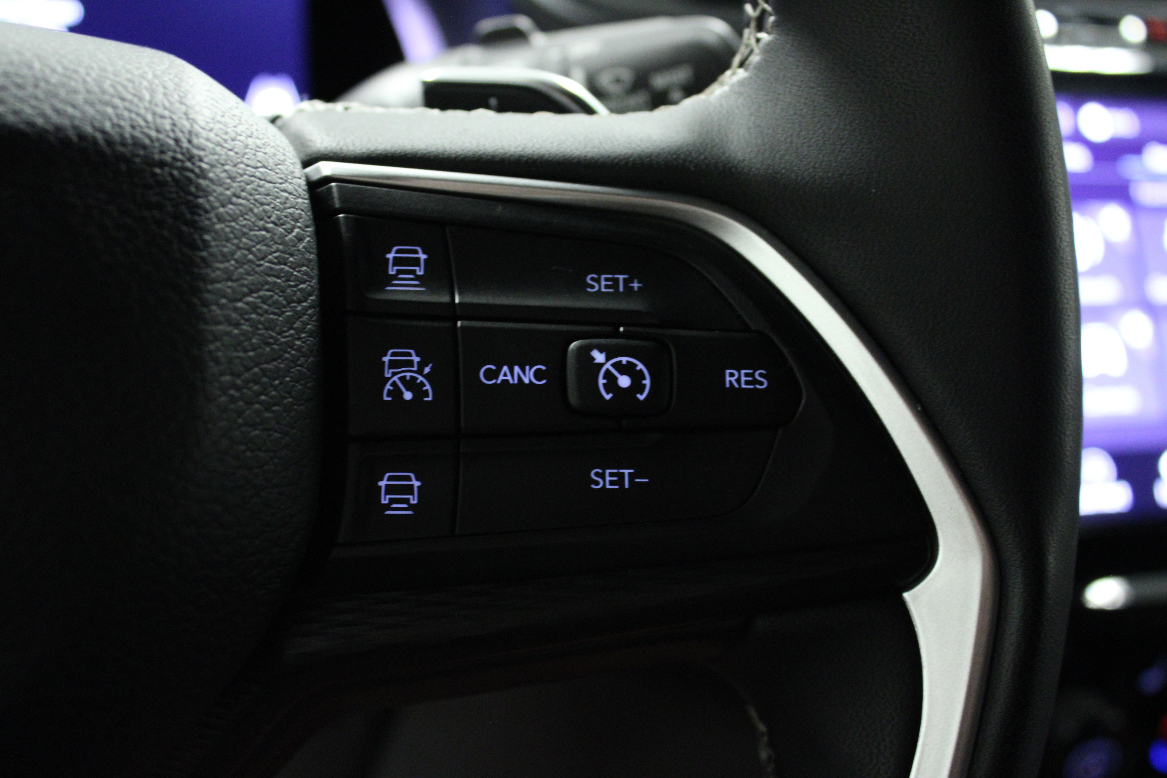 Used 2023 Jeep Grand Cherokee L Laredo image 22