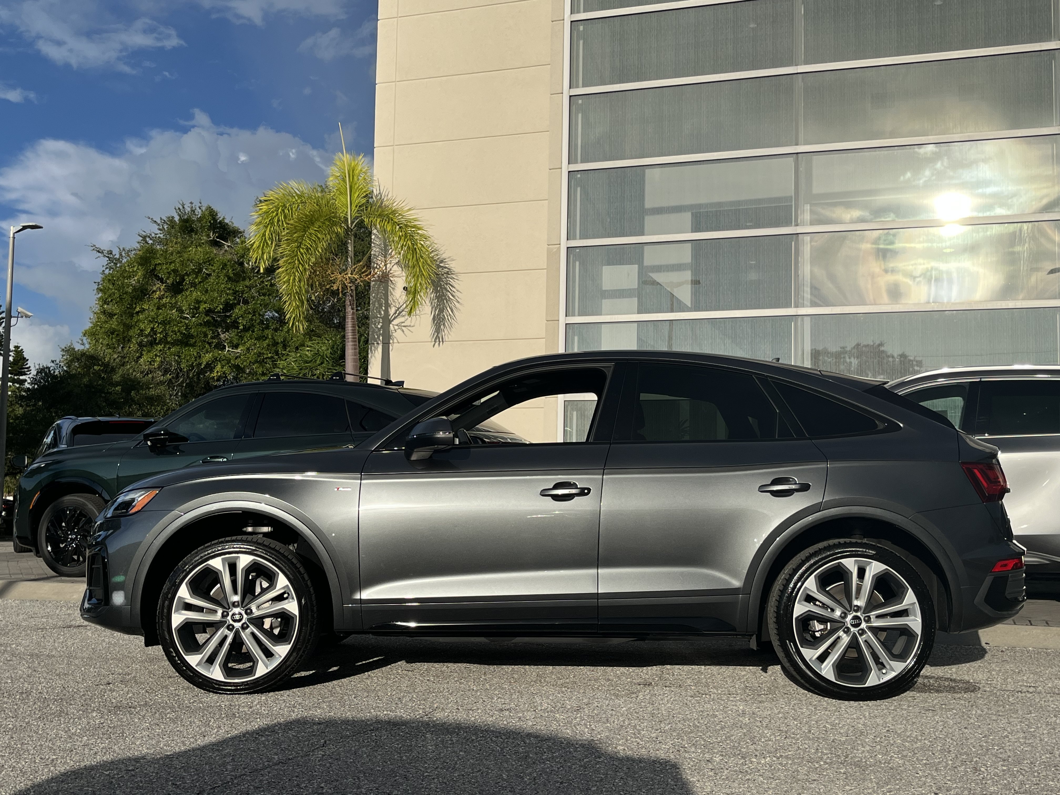 Used 2023 Audi Q5 2.0T Premium Plus w/ Premium Plus Package AWD/4WD image 5