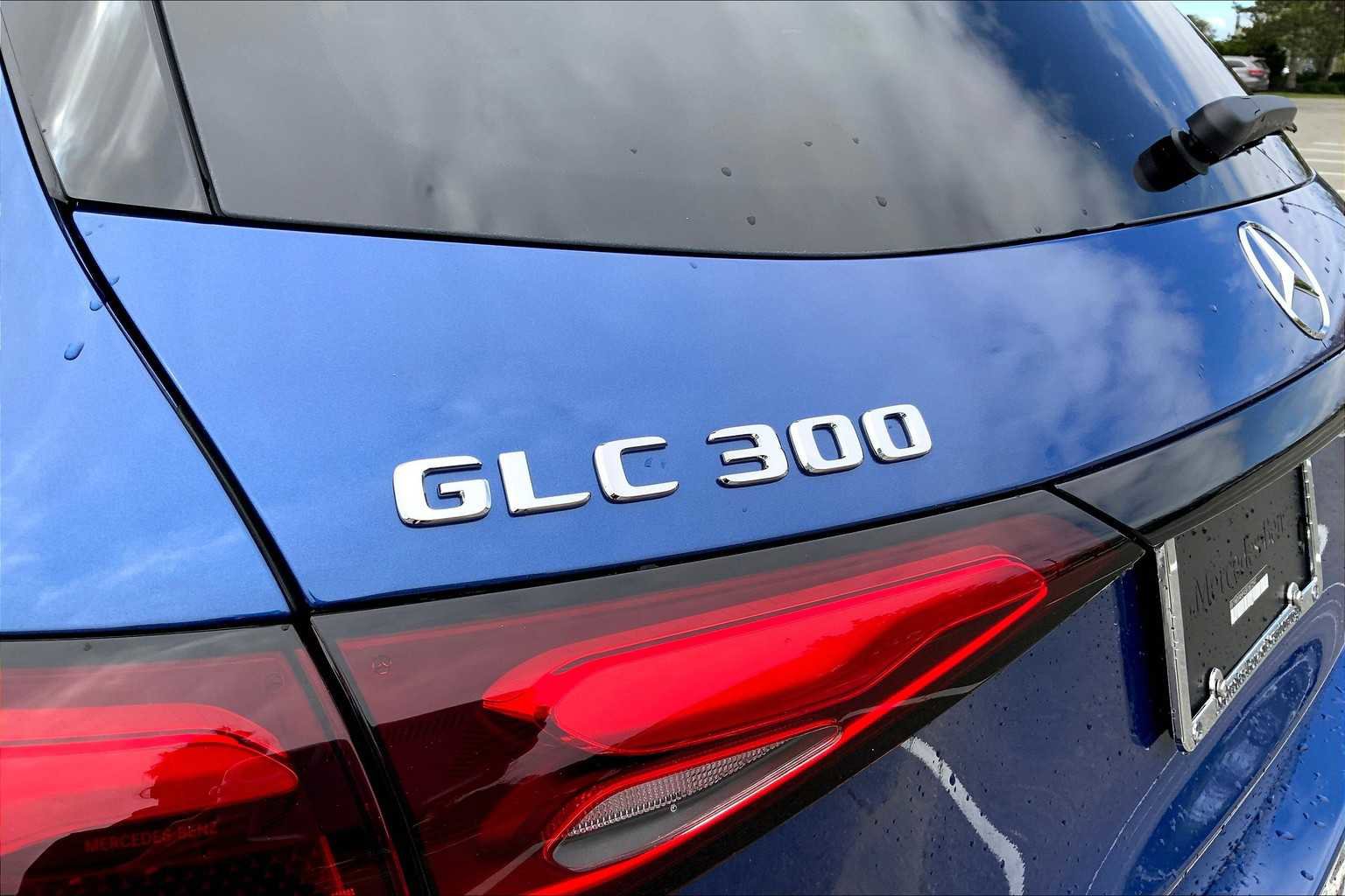 Certified 2025 Mercedes-Benz GLC 300 4MATIC image 19