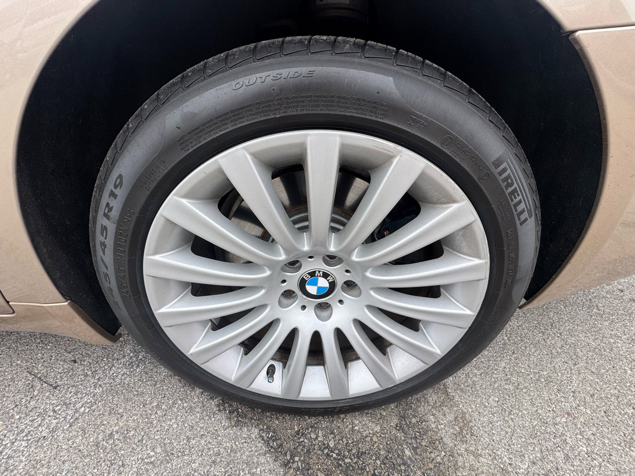 Used 2013 BMW 750Li image 22
