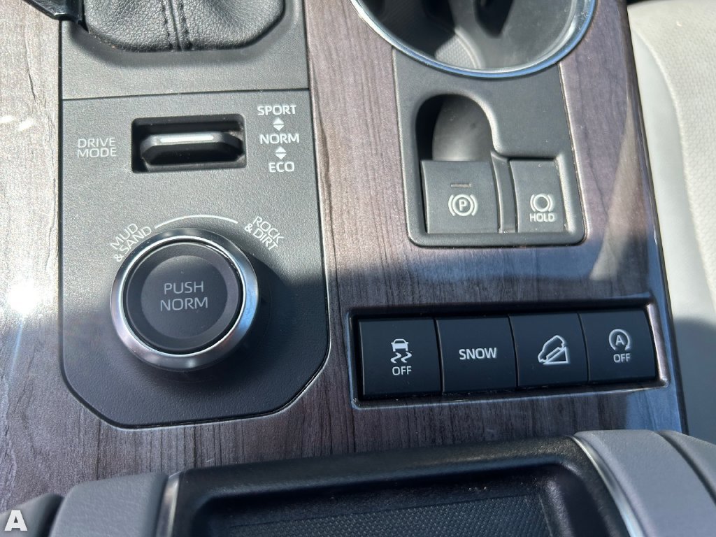 Used 2021 Toyota Highlander Limited AWD/4WD image 28