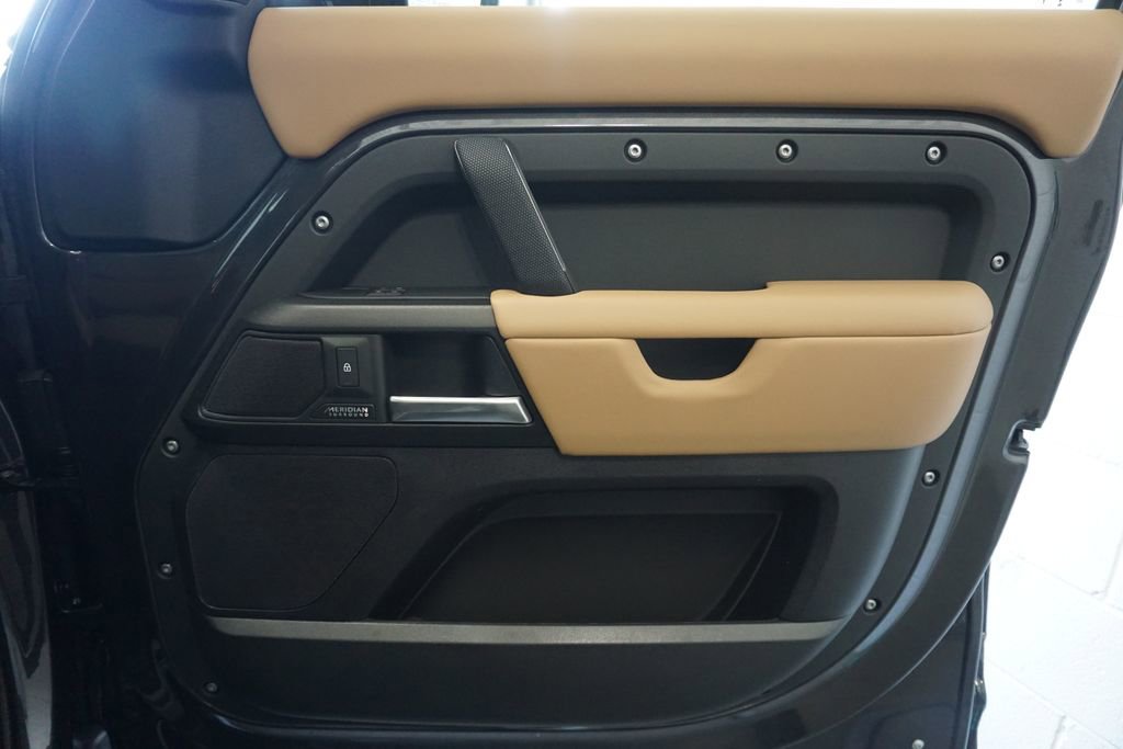 New 2025 Land Rover Defender 130 V8 image 21