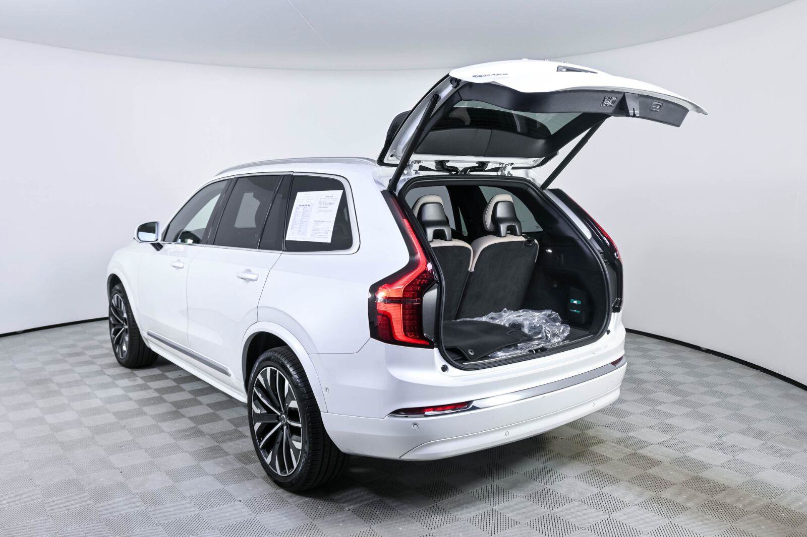 Certified 2026 Volvo XC90 B6 Ultra AWD/4WD image 33
