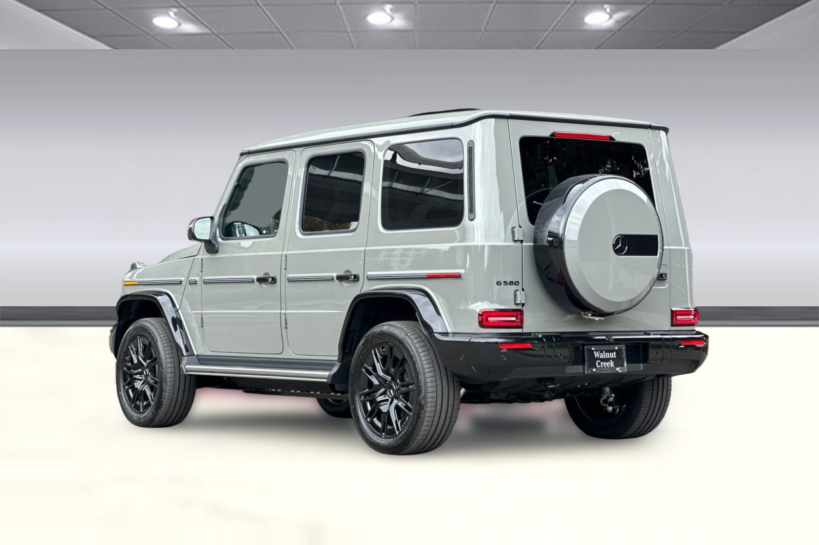 New 2027 Mercedes-Benz G 580 e image 3