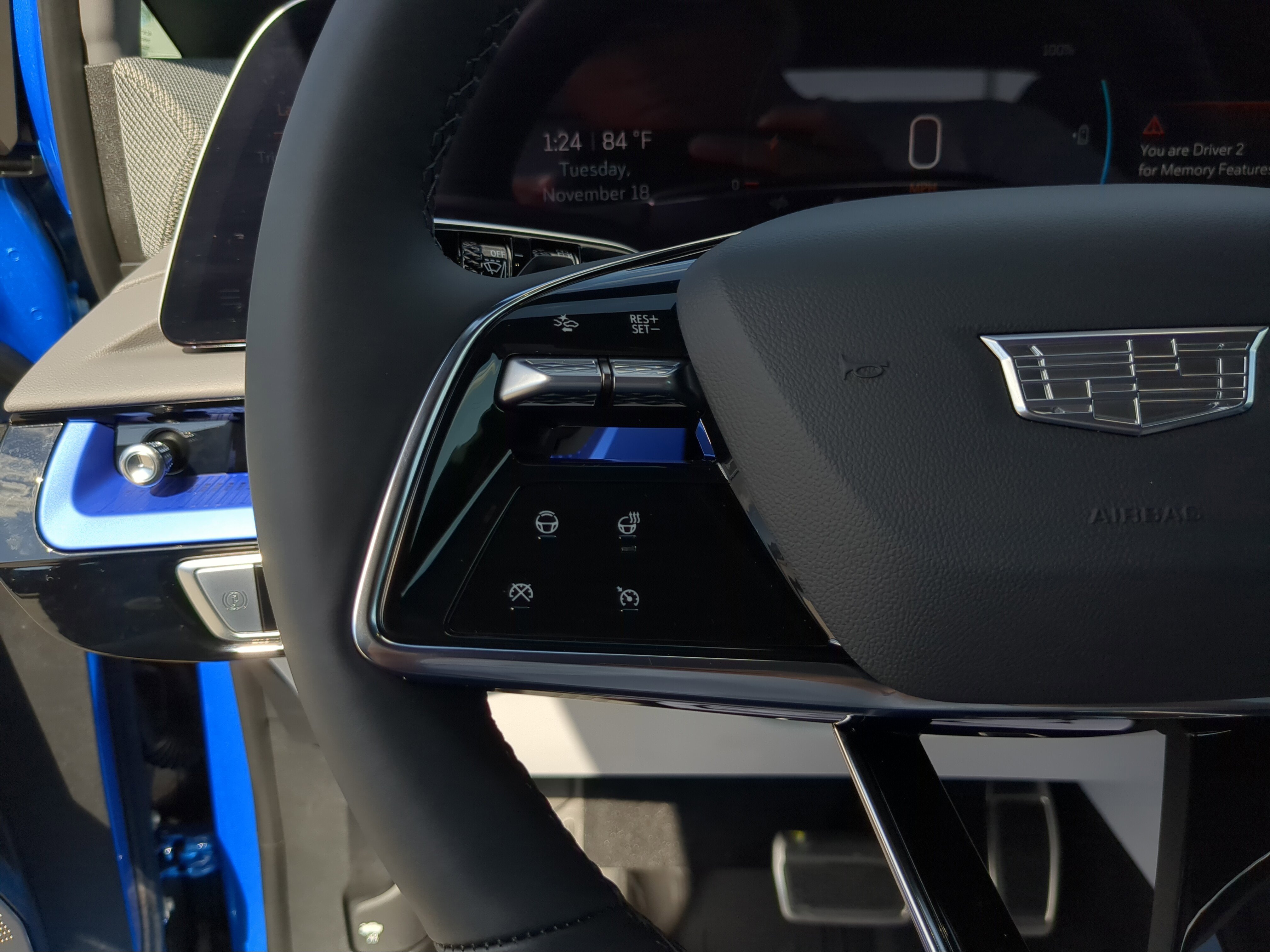 New 2026 Cadillac Optiq Luxury 1 image 28