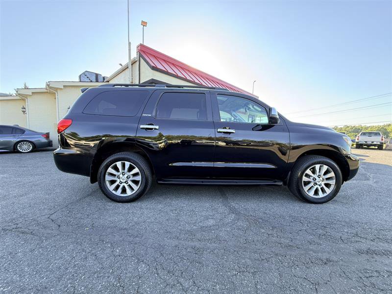 Used 2016 Toyota Sequoia Limited w/ Safety & Convenience Package AWD/4WD image 4