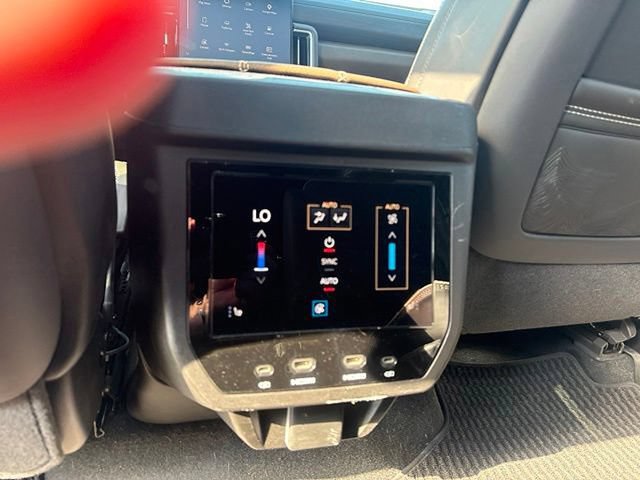 Used 2026 GMC Yukon Denali Ultimate AWD/4WD image 13