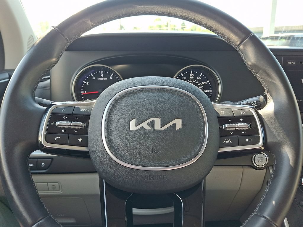 Used 2024 Kia Carnival LX FWD image 19