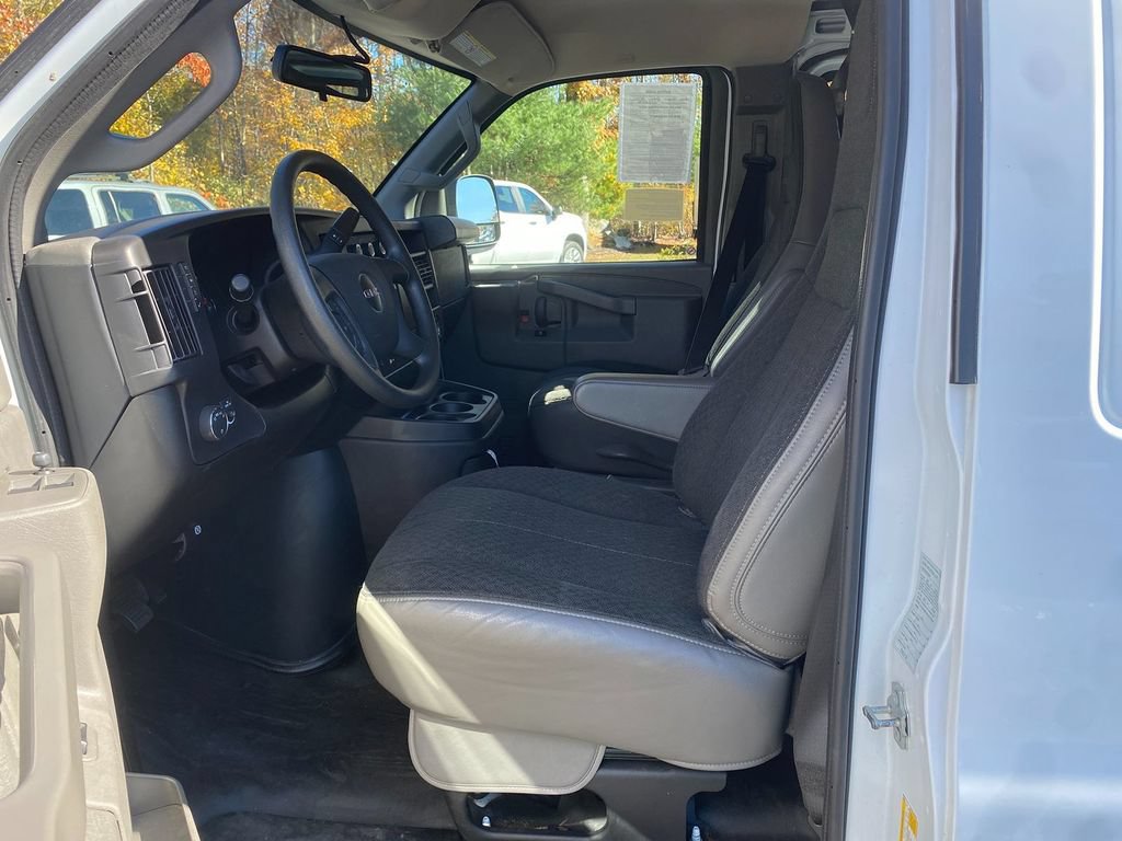 Used 2024 GMC Savana 2500 w/ Driver Convenience Package RWD image 12