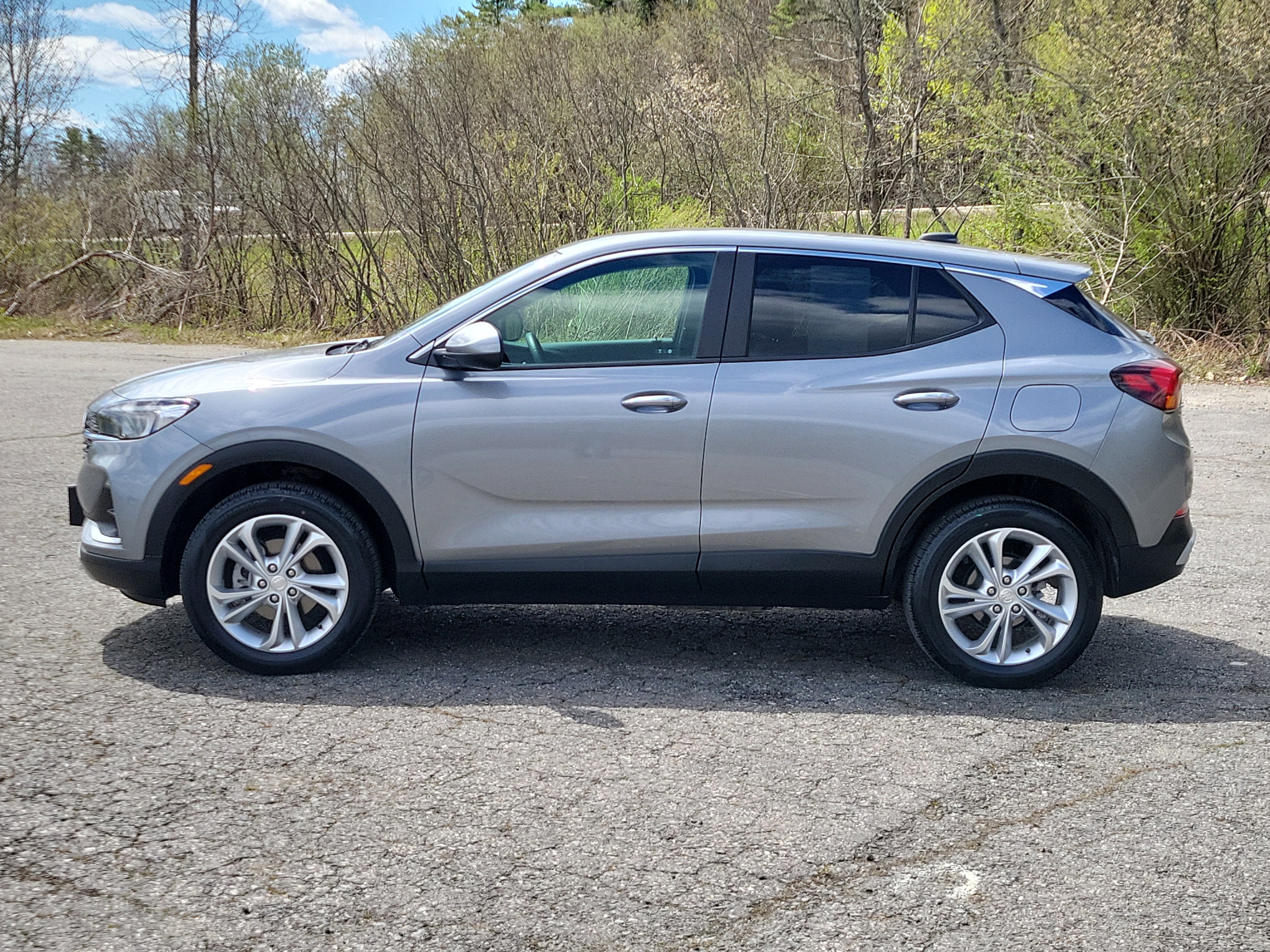 Used 2023 Buick Encore GX Preferred w/ Cold Weather Comfort Package AWD/4WD image 8