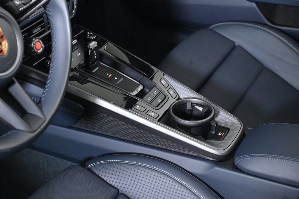 Used 2025 Porsche 911 Carrera image 16