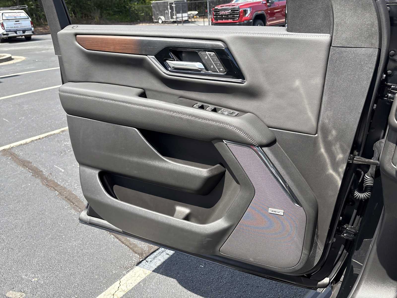 New 2026 GMC Yukon Denali w/ Sun & Power Step Package AWD/4WD image 12