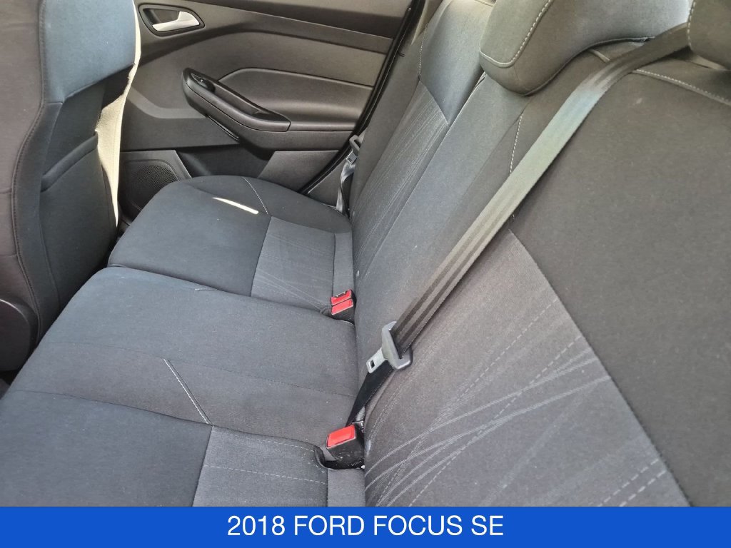 Used 2018 Ford Focus SE w/ Cold Weather Package FWD image 16