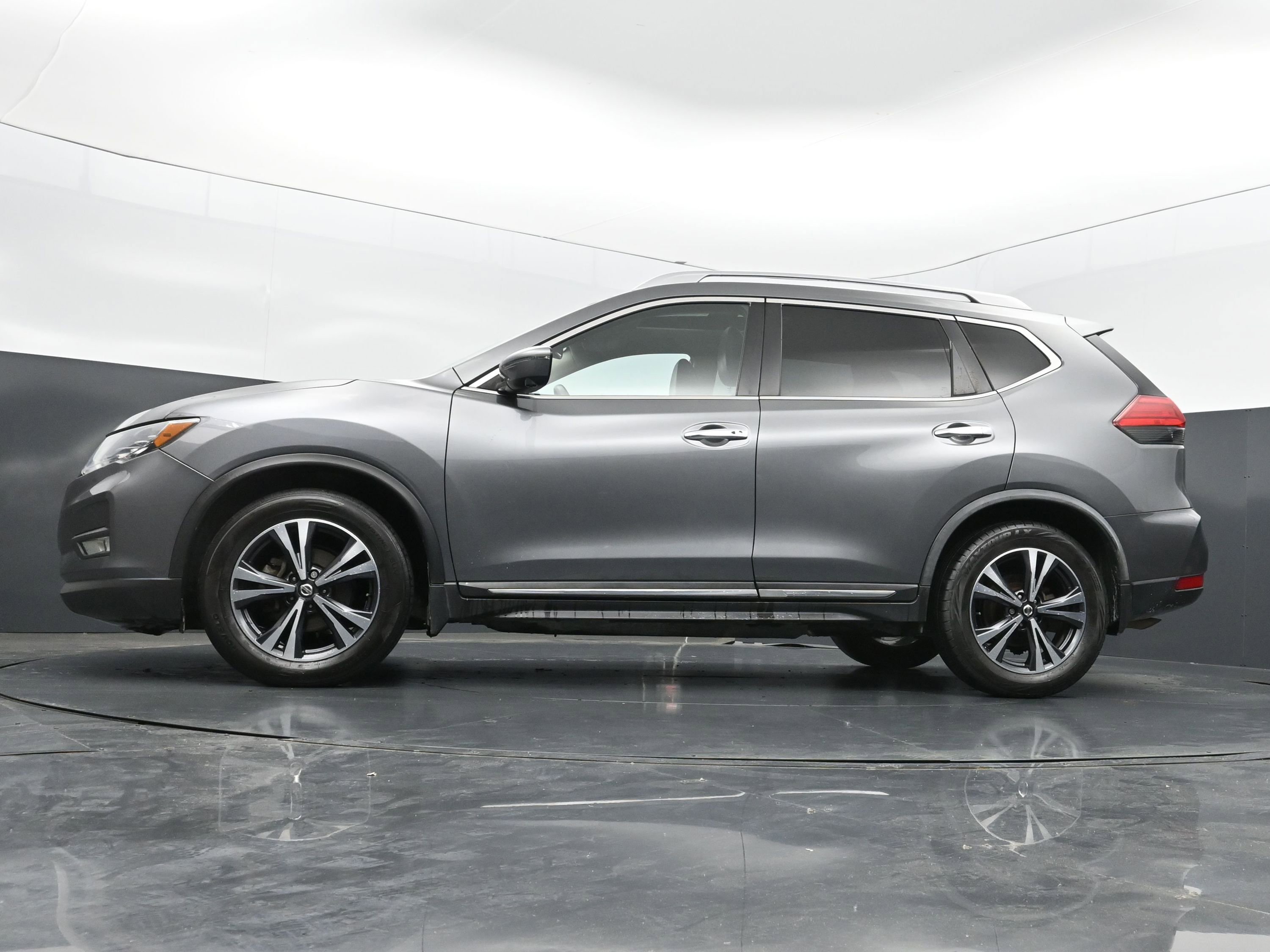 Used 2017 Nissan Rogue SL w/ SL Premium Package FWD image 37