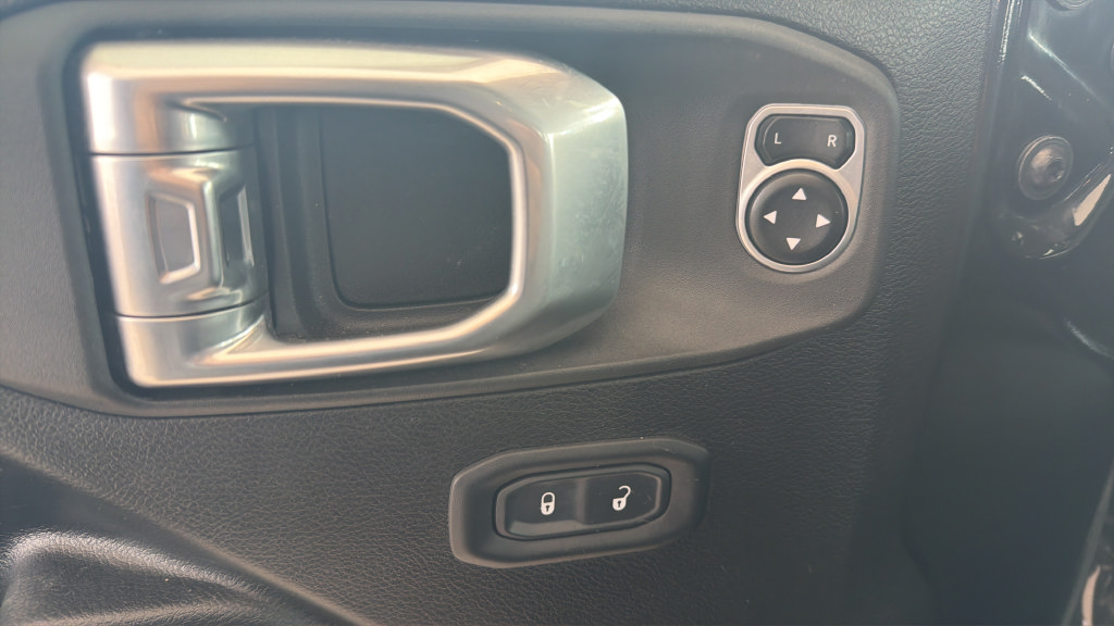 Used 2024 Jeep Wrangler Unlimited AWD/4WD image 20