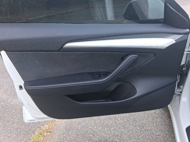 Used 2023 Tesla Model 3 Standard Range RWD image 11