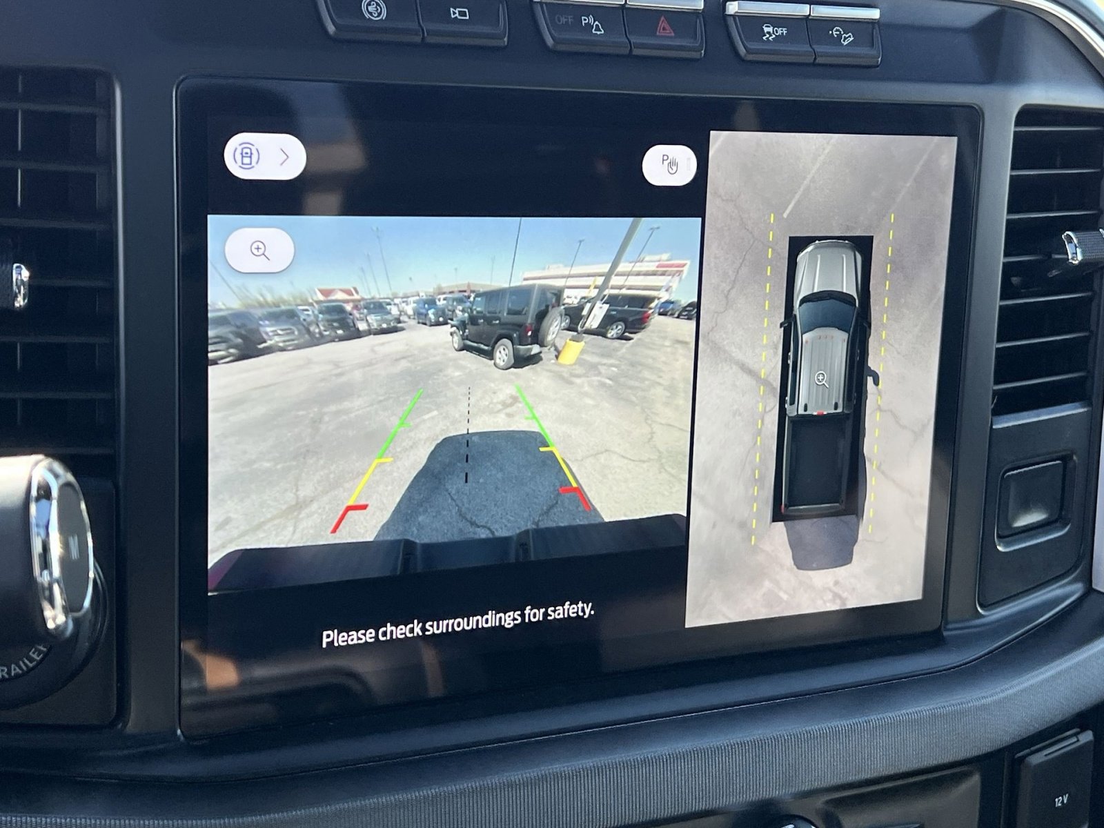 Used 2024 Ford F450 Platinum w/ FX4 Off-Road Package AWD/4WD image 19