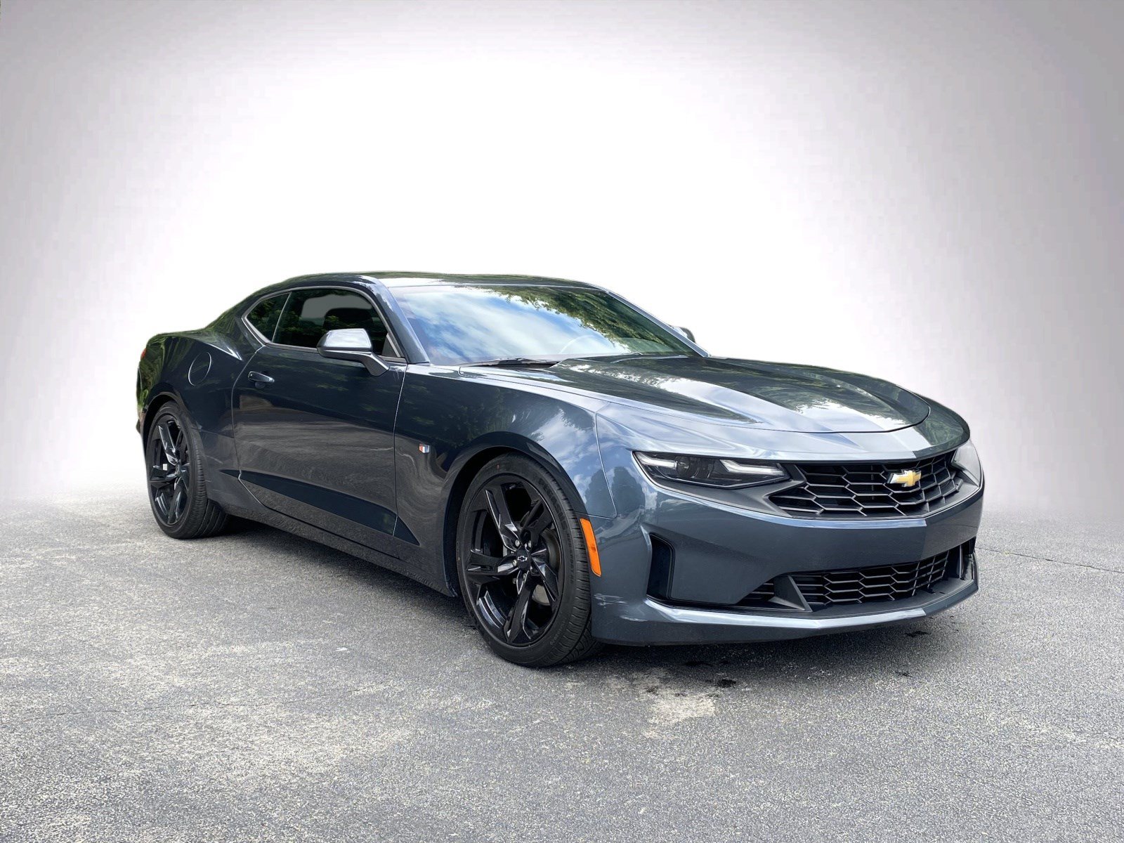 Used 2021 Chevrolet Camaro LT RWD image 2