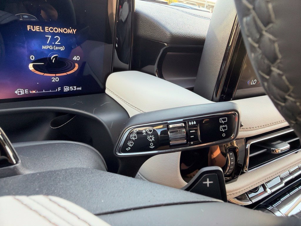 New 2027 Lincoln Aviator AWD image 23
