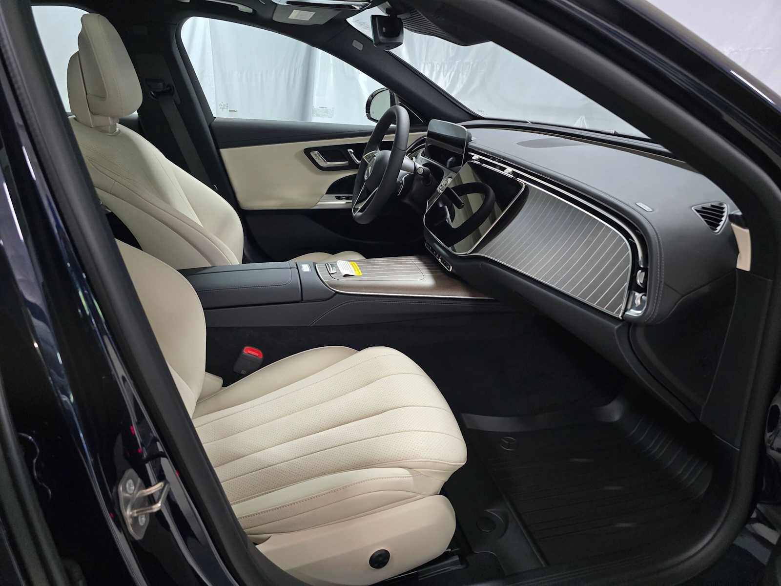 New 2027 Mercedes-Benz E 350 4MATIC Sedan image 11