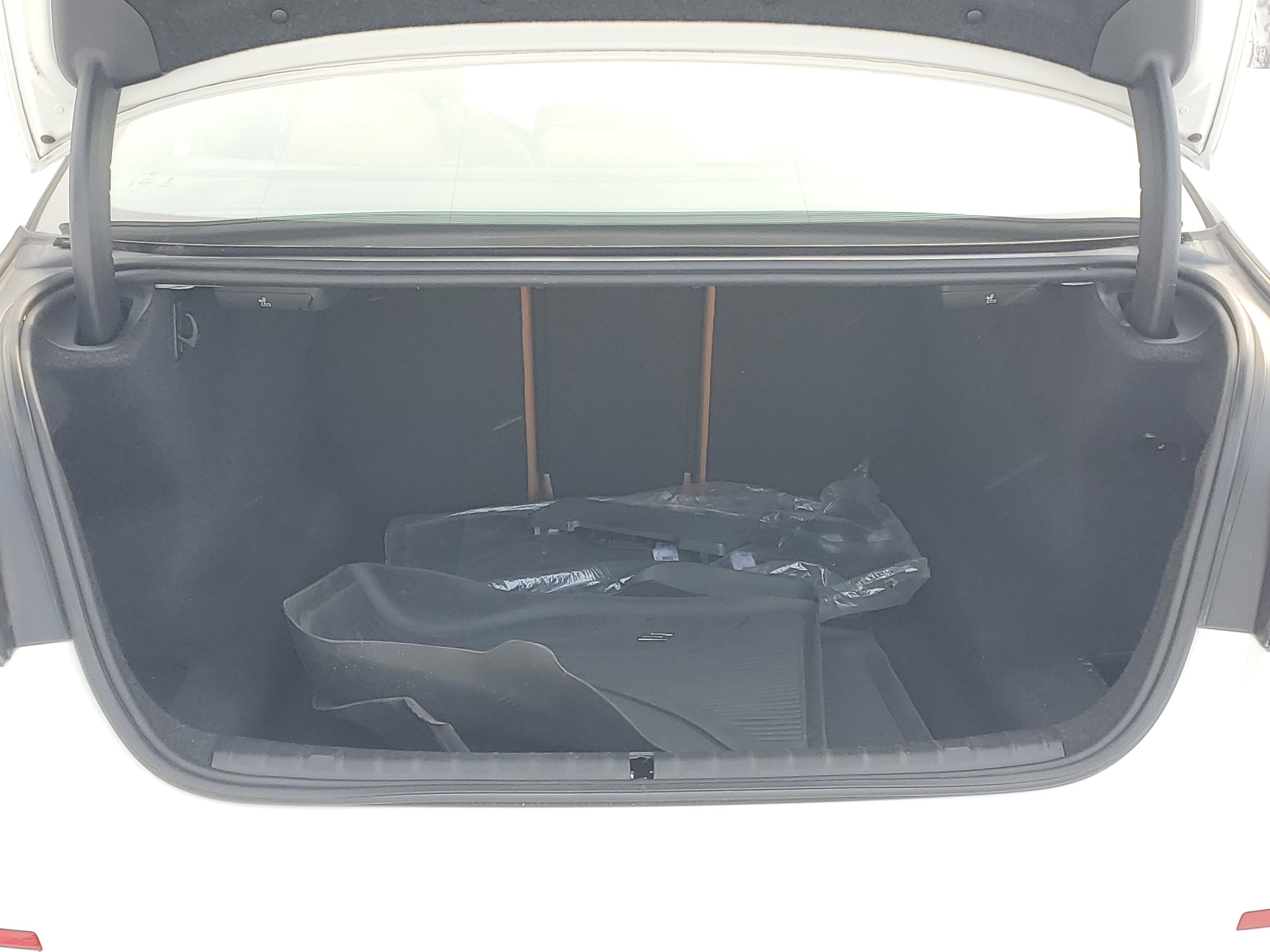 Used 2023 BMW 530i xDrive 530i xDrive w/ Premium Package image 28