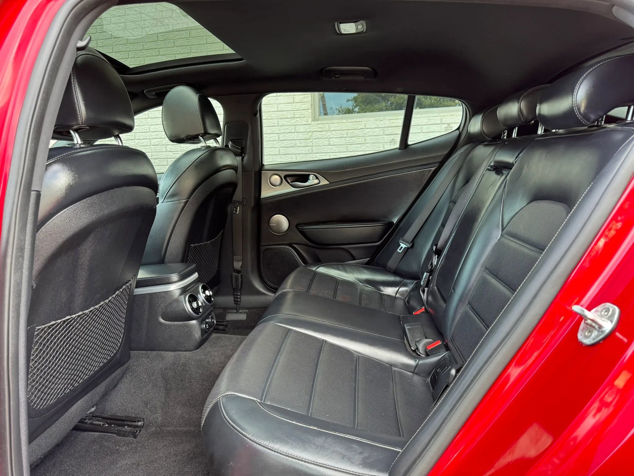 Used 2018 Kia Stinger GT2 RWD image 18