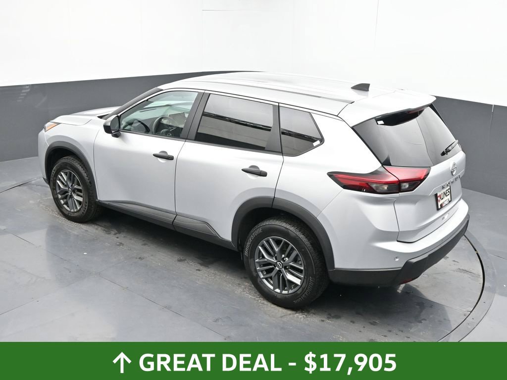 Used 2024 Nissan Rogue S FWD image 31
