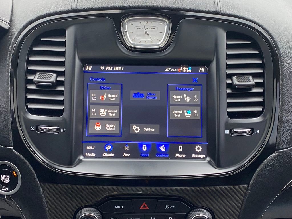 Used 2023 Chrysler 300 C image 27