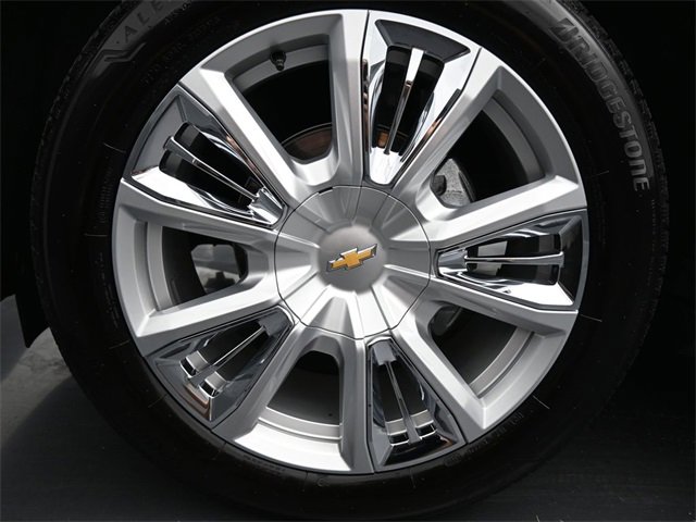 Used 2024 Chevrolet Tahoe High Country image 2