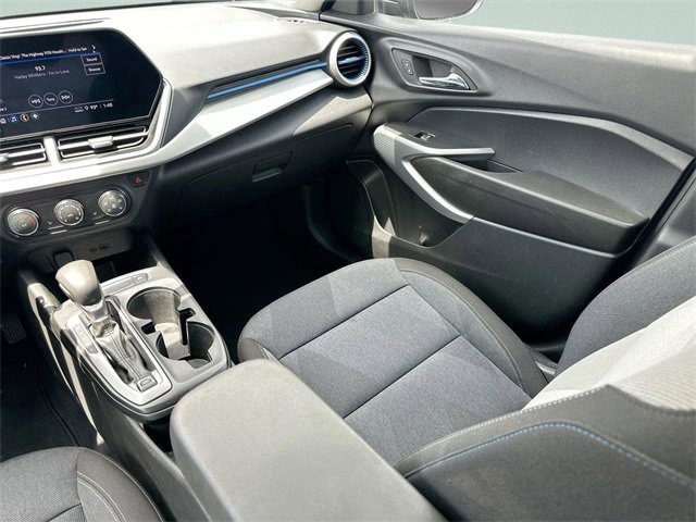 Used 2024 Chevrolet Trax LS w/ LS Convenience Package image 14