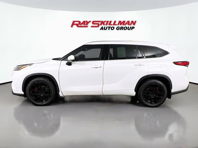 Used 2022 Toyota Highlander Platinum image 4