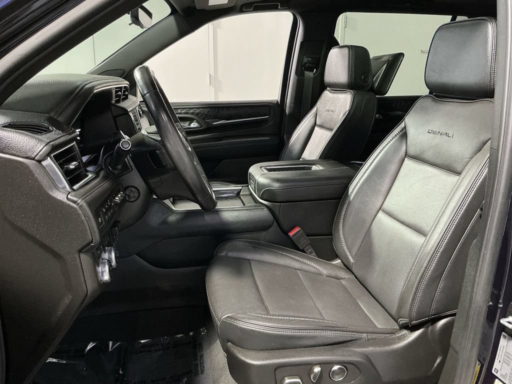 Used 2024 GMC Yukon XL Denali w/ Denali Reserve Package AWD/4WD image 14