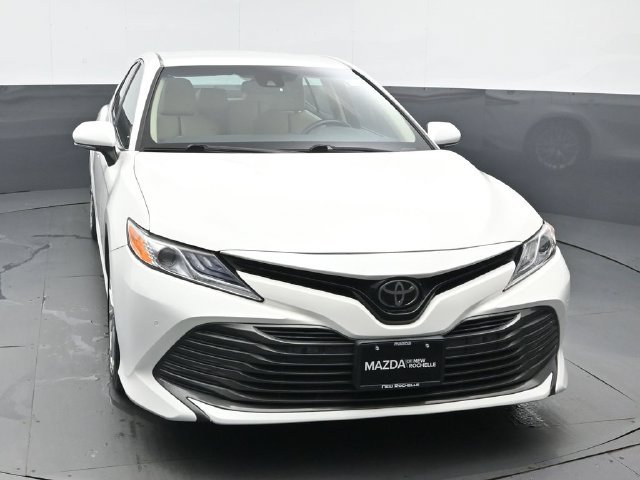 Used 2018 Toyota Camry XLE FWD image 8