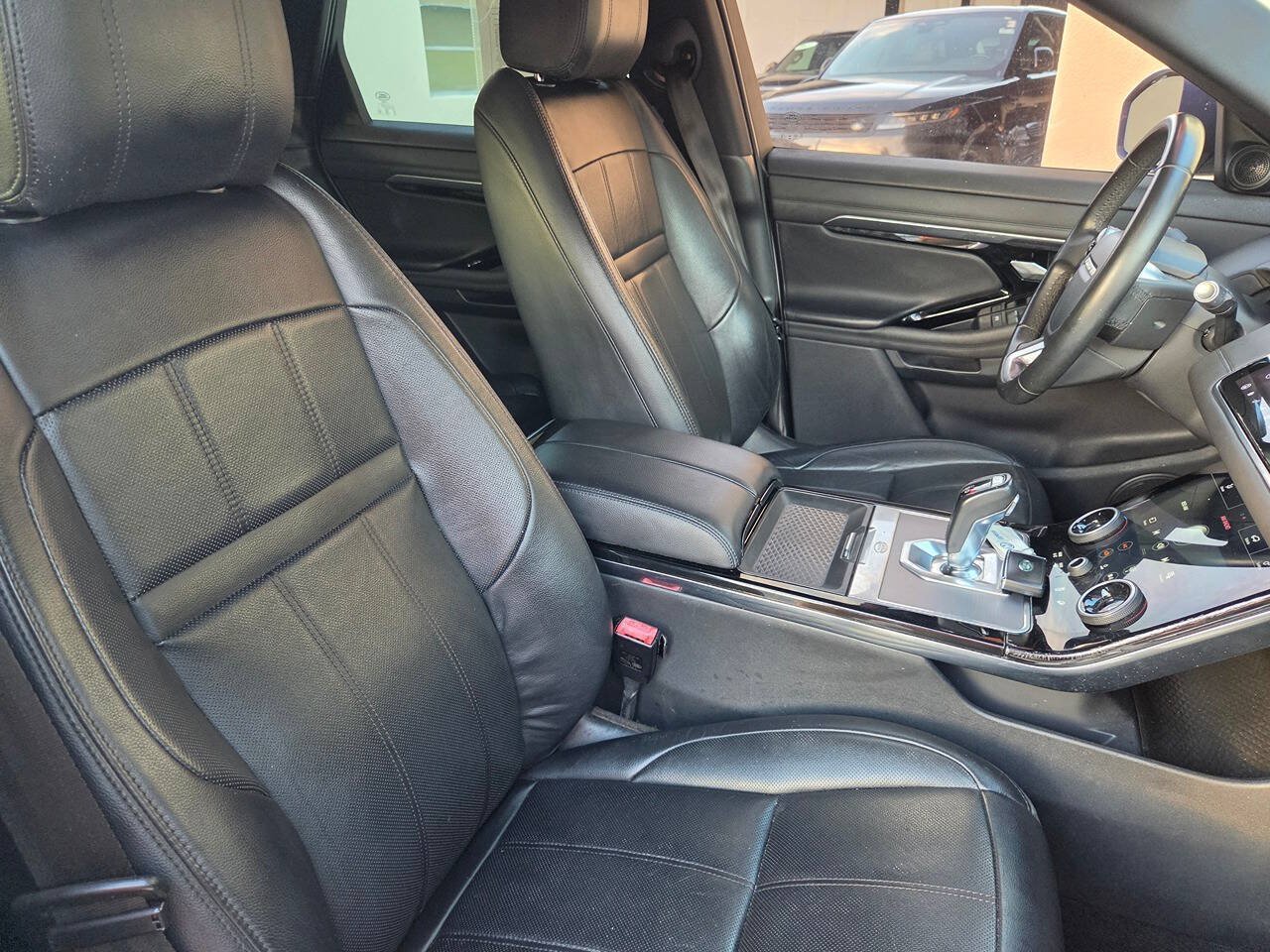 Used 2020 Land Rover Range Rover Evoque SE AWD/4WD image 10
