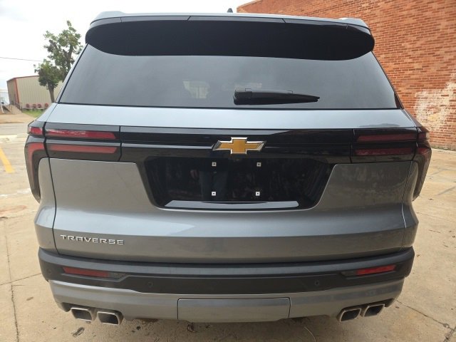 Used 2025 Chevrolet Traverse LT image 6