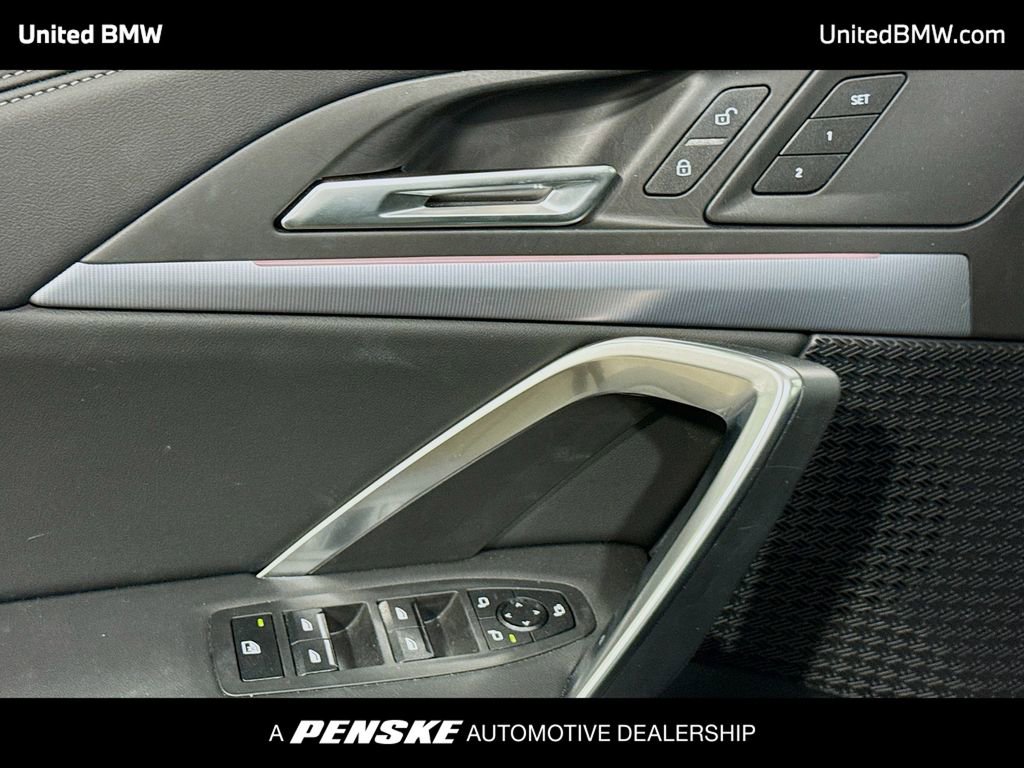 Used 2025 BMW X1 xDrive28i AWD/4WD image 3